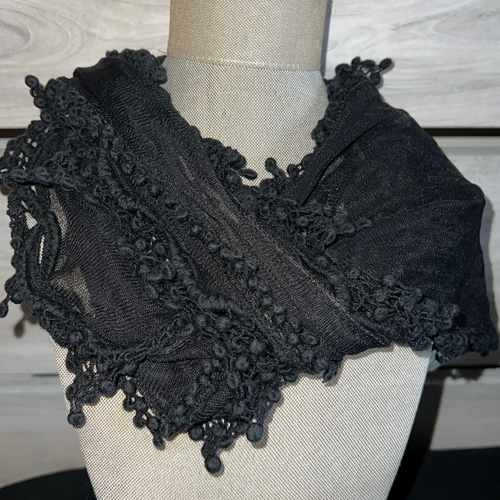 Black joolay scarf